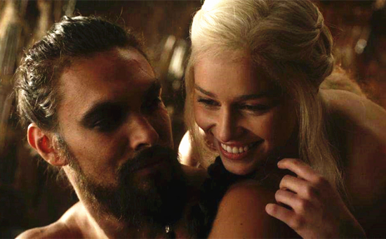 澎湃联播｜一句话形容女德演讲：嘴里有辆火车在高速逆行