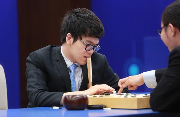 柯洁与阿尔法狗最后决战，刚下一小时聂卫平说柯洁已败