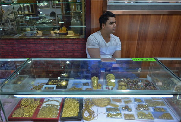 特稿︱新丝绸之路上的使者：杭州文玩市场里的中亚商人