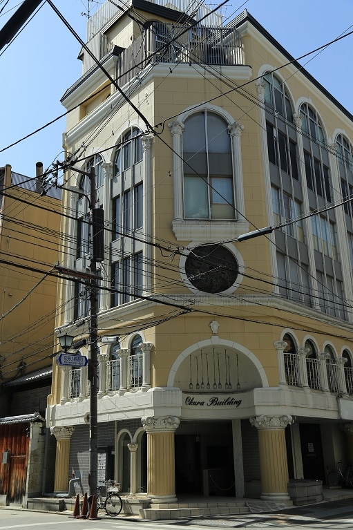 花见小路路牌--仔细看啊