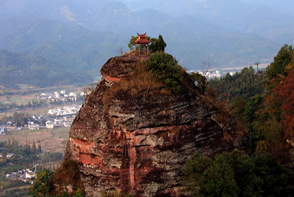 在安徽齐云山，访道躲夏