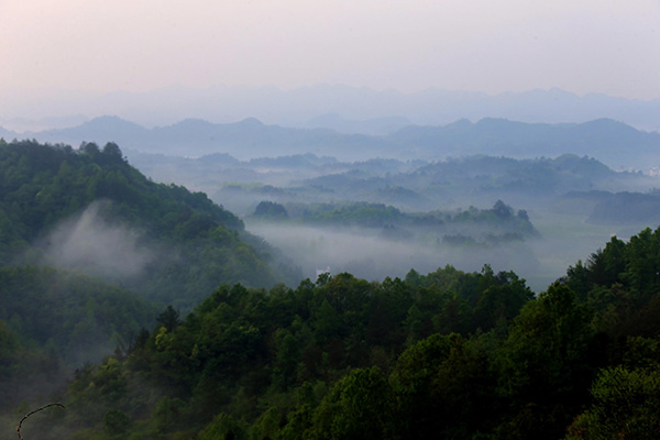 在安徽齐云山，访道躲夏