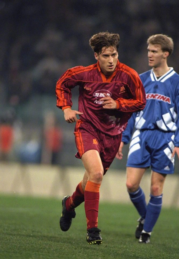 托蒂离开罗马是被逼无奈，这场催泪告别战更像是王子的葬礼