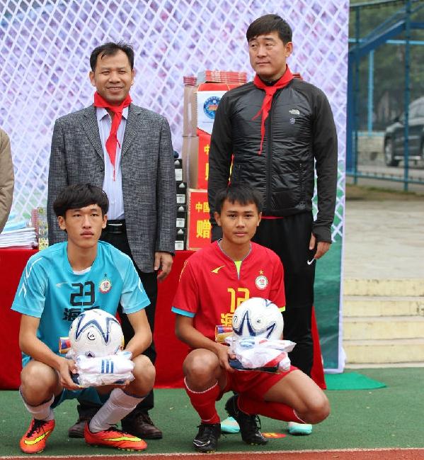 国足前锋执掌同济青训三年，他说“职业球员有责任扎根校园”