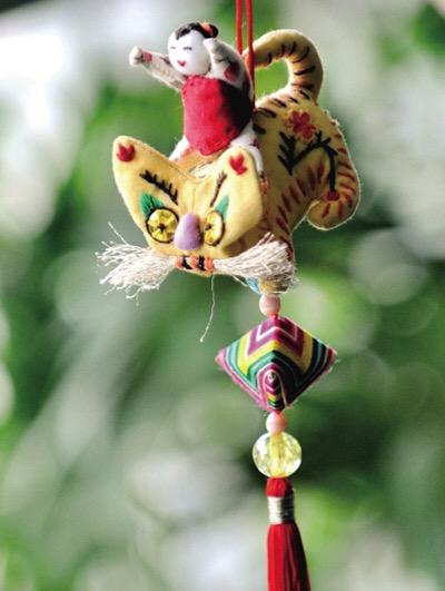 “五月五，挂艾虎”：端午的医药民俗与卫生防疫