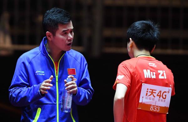 国乒上下闭口不谈孔令辉事件，刘国梁罕见亲自指导主力作战