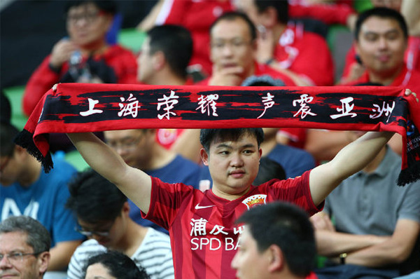 对话中超最狂热球迷：跟完球队全年所有比赛后，我老婆这样说