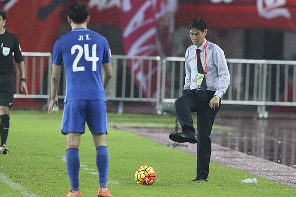 崔龙洙的中超失败故事：勤勉无用，击倒他的只是足协新政吗