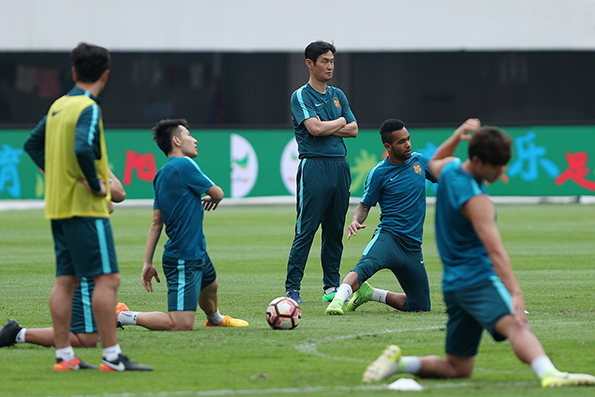 崔龙洙的中超失败故事：勤勉无用，击倒他的只是足协新政吗