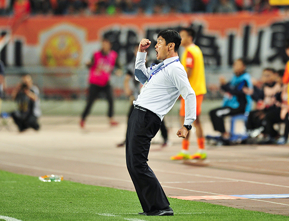 崔龙洙的中超失败故事：勤勉无用，击倒他的只是足协新政吗