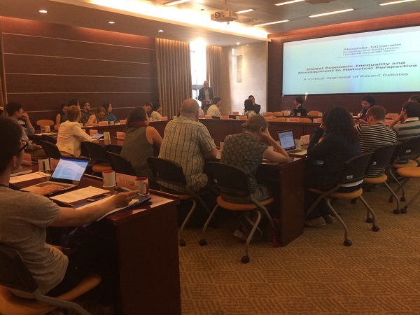 错综复杂的“发展”何以改变世界？