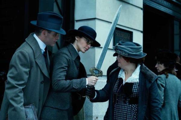 《神奇女侠》：只要扎导不执导筒，“DC宇宙”就在平均之上