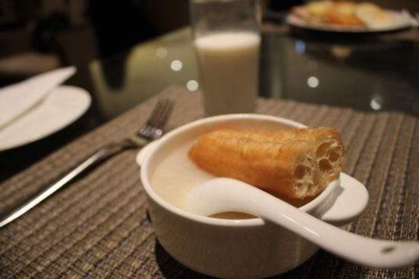 国际品牌酒店纷纷推出升级版中式服务，以吸引中国游客