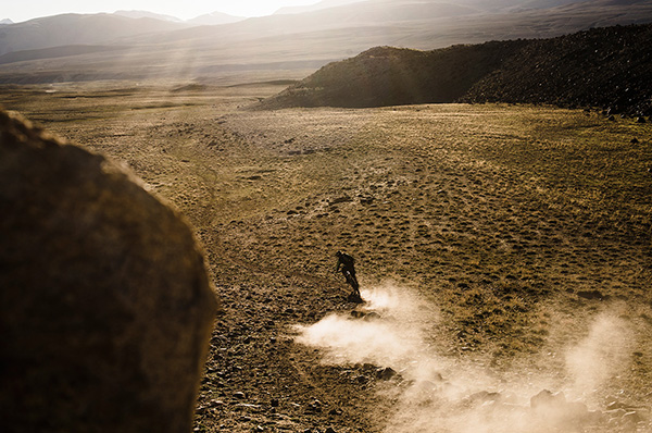 大河流过：骑山地车穿越瓦罕走廊