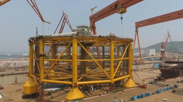 中国造世界最大潜式海上渔场交付挪威：总高69米，养三文鱼