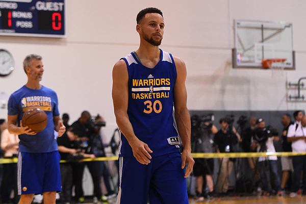 勇士主帅科尔或于第二战回归，汤普森：我们想念他的声音