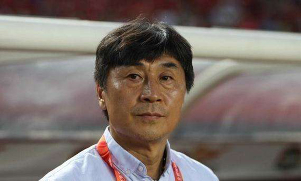 中青报评中超换帅潮：为糟糕决策还债，教练都是“替死鬼”