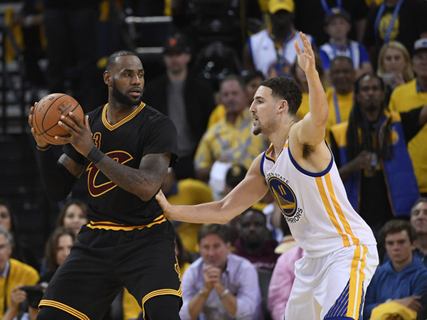 张佳玮丨科尔教练回来了，汤普森也就活了