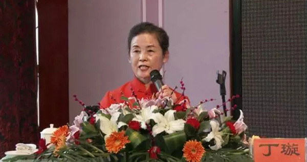 国内思想周报｜掉队的恐惧，“女德”背后的致富经