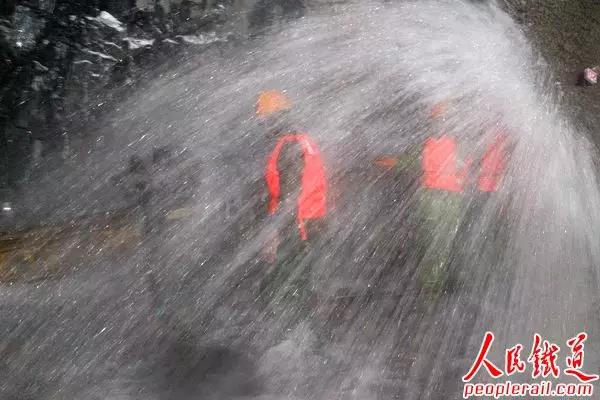直击中国最难隧道工程大柱山隧道：历时9年仍未打通
