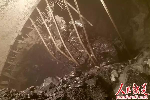 直击中国最难隧道工程大柱山隧道：历时9年仍未打通