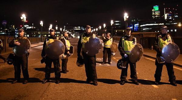 当恐袭事件发生时，该如何和孩子谈论新闻