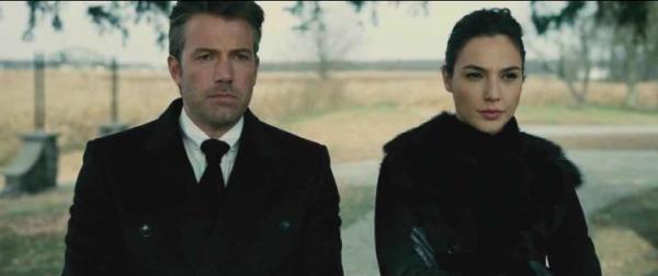 《神奇女侠》：英雄产业、华纳兄弟与二次元改编