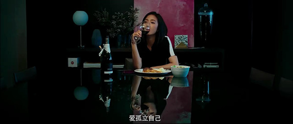 既不美好，也不意外，它是一部“女德”电影