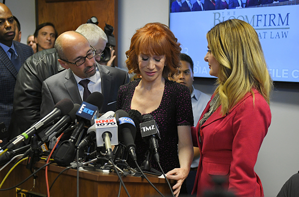 女星开涮特朗普后果很严重，广告全部解约还被CNN开除