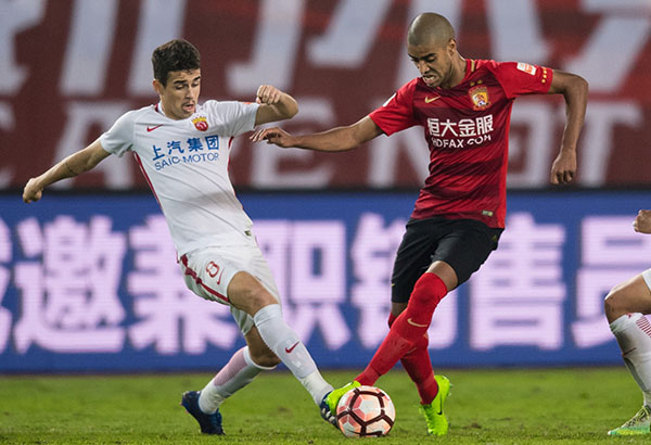 三个月或交手5次，上港和恒大玩出了中国足球的“总决赛”