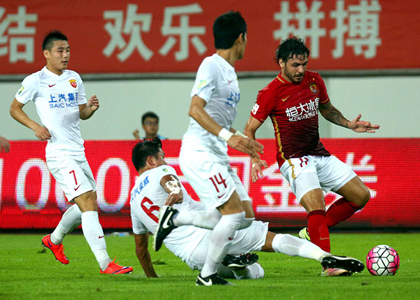 三个月或交手5次，上港和恒大玩出了中国足球的“总决赛”