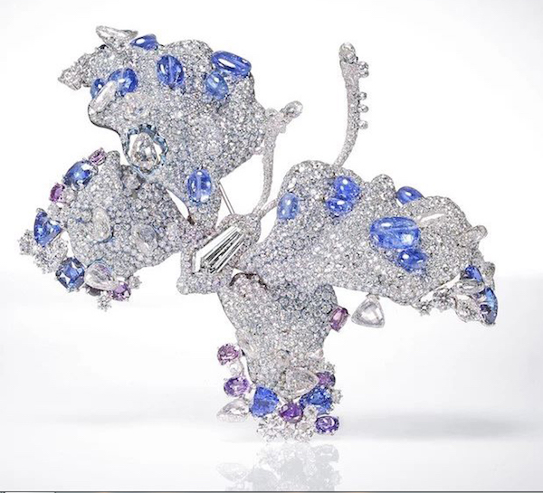 一片“羽毛”拍870万，这位华人珠宝女设计师到底有何不同