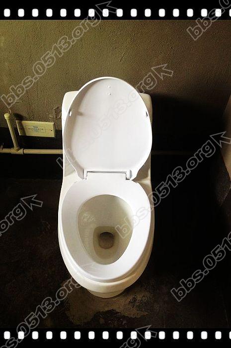 16马桶.jpg