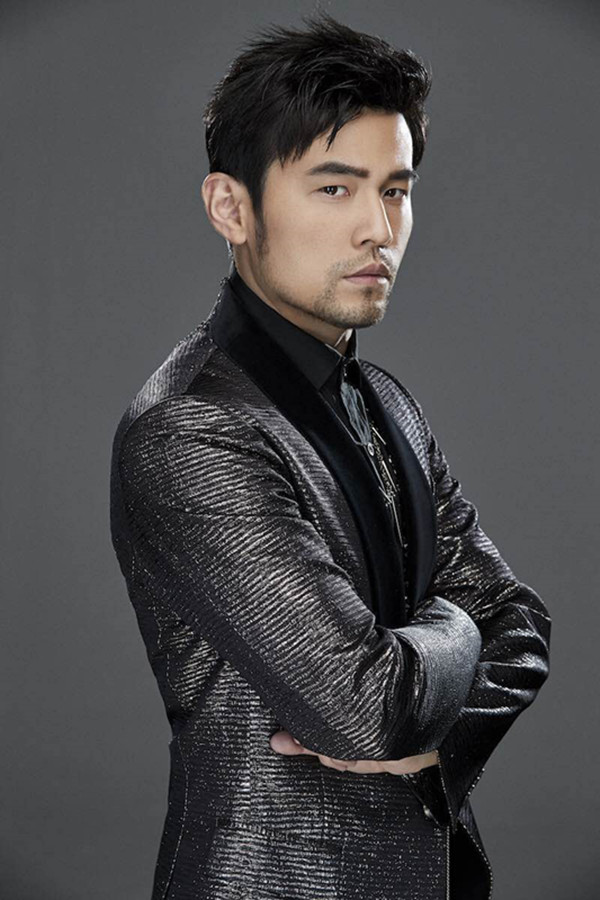 刘欢那英周杰伦陈奕迅高举战旗，《中国新歌声》更具戏剧性