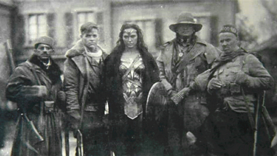 澎湃联播｜毕业照“把领导P上去”，请叫他抠图男神