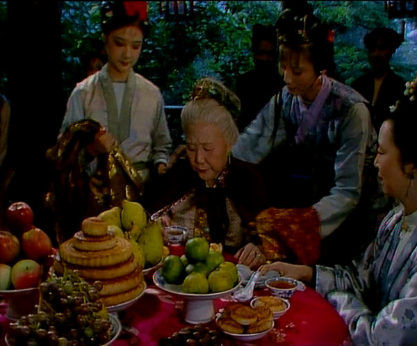 优秀的国产剧里，一顿饭要吃出许多事情