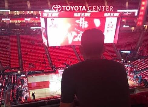 周琦将与火箭备战夏季联赛，他的工作就是不停的吃和练