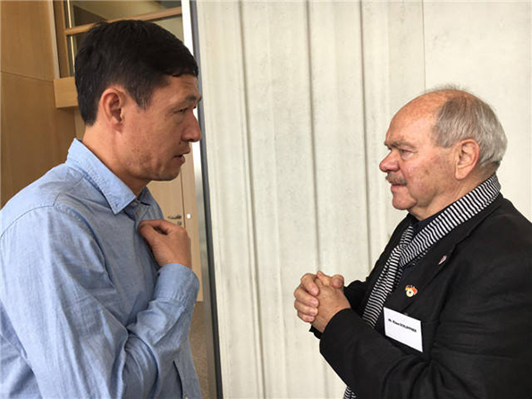 国足首任洋帅怒了！中国球员心里只有钱，他们忘了为谁比赛