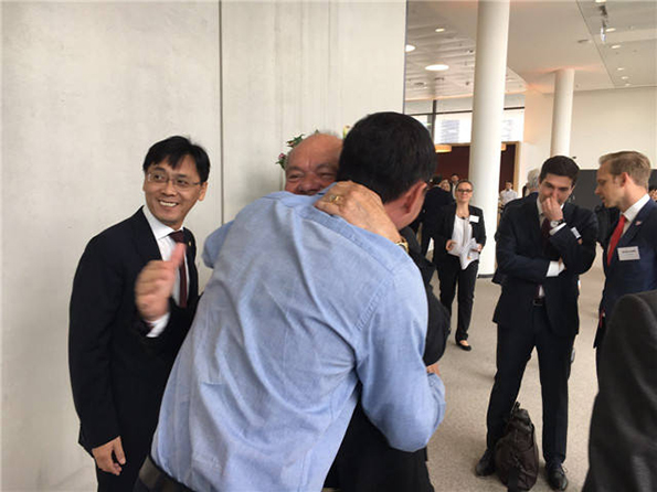 国足首任洋帅怒了！中国球员心里只有钱，他们忘了为谁比赛