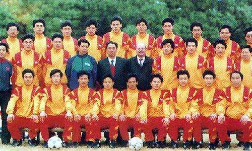 国足首任洋帅怒了！中国球员心里只有钱，他们忘了为谁比赛