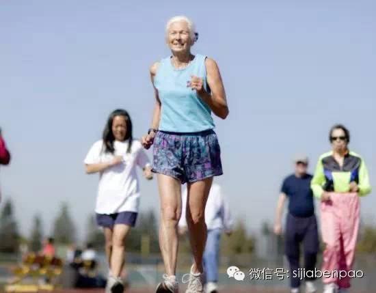 美国94岁奶奶创半马最高龄纪录，癌症也挡不住她的脚步