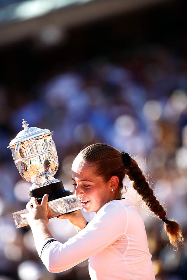 网坛“坏女孩”成了国家英雄，她是昙花一现还是会开创时代