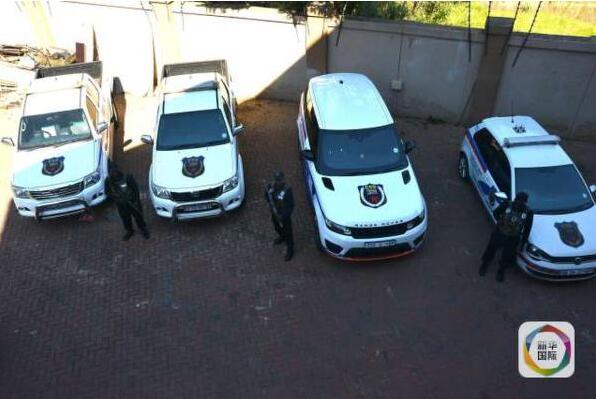 福建人南非开镖局：保平安得靠黑人镖师，武器比当地警察精良