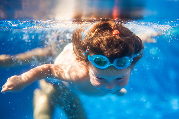 微信号传男童游完泳一周后死亡，“干性溺死”有无可能