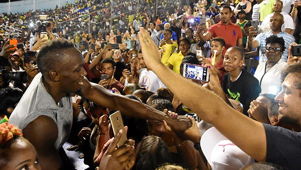 博尔特上演家乡最后一战！见证闪电，人类还剩最后两个月