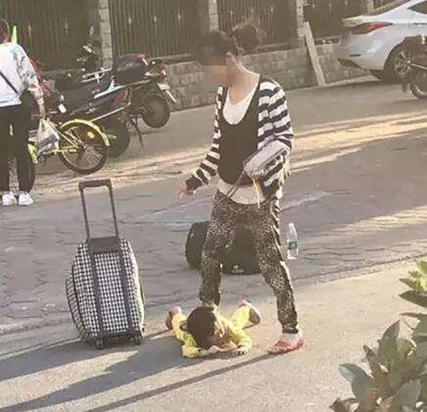 点赞！孩子打碎了镜子，一位妈妈用这样的方式处理