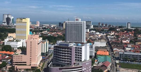 探营国足马来西亚驻地：自带厨师出征，围观球迷还没记者多