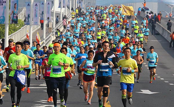 “中国式马拉松”究竟有何不同，对比下美国大数据就都懂了