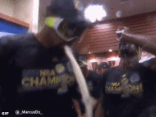 恭喜杜兰特，你总算能喝“寡姐”的洗澡水了