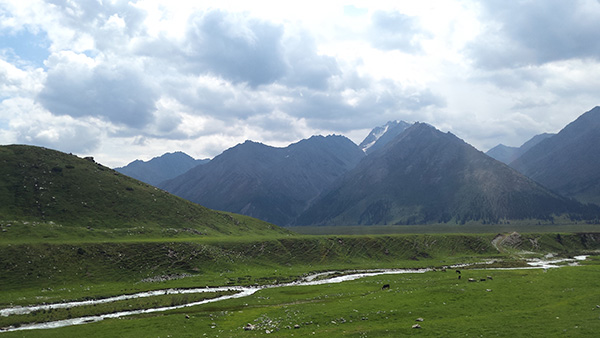 穿越独库公路：一天之内的春夏秋冬